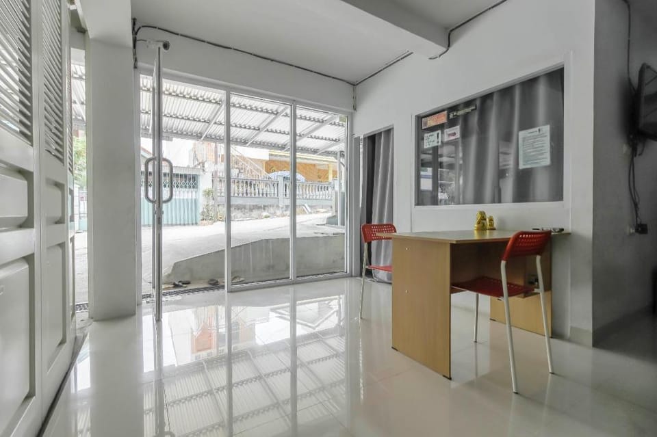 RedDoorz near Siloam Hospital Palembang Bed and Breakfast in Indonesia