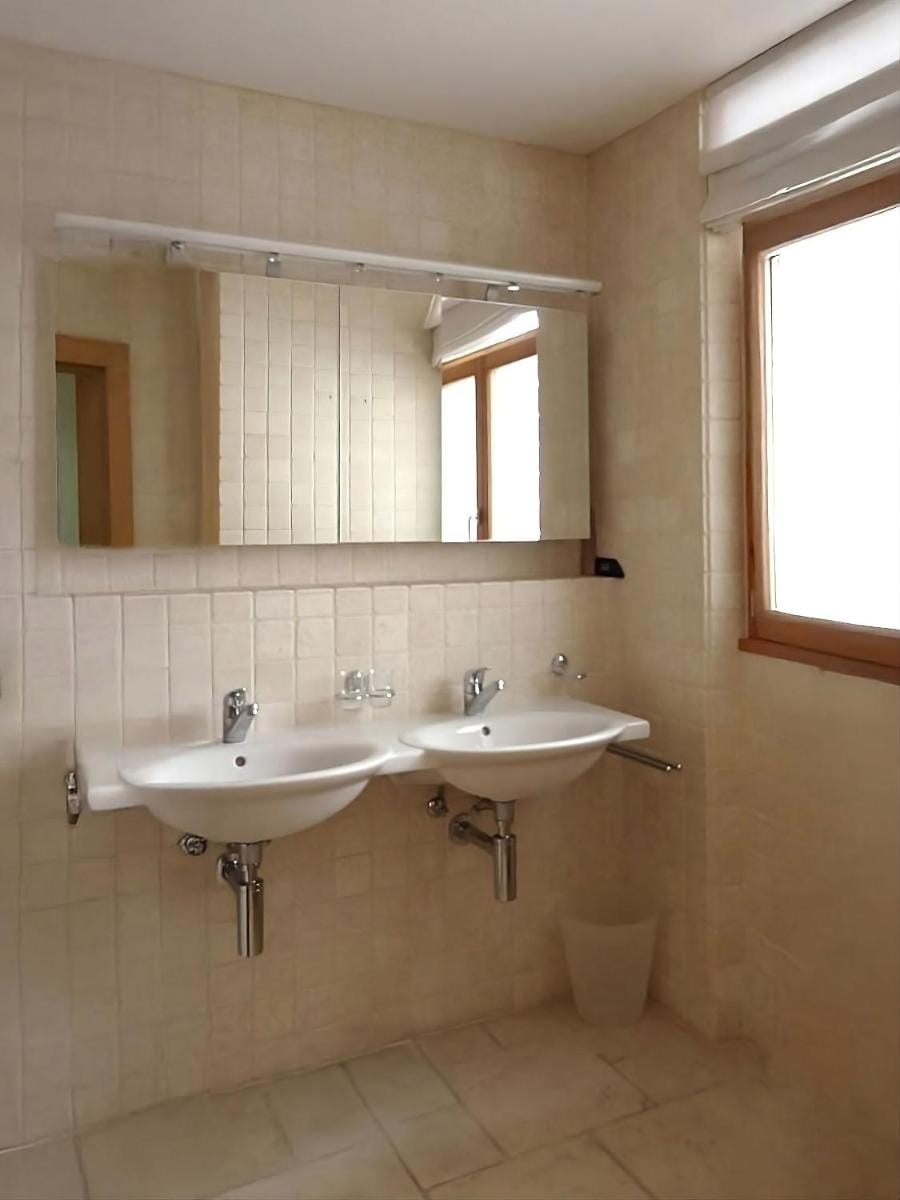 Luxury Apartment, Panoramic Mountain Views, 5 Star Spa Facilities - 4 Bedroom Apartment in Fribourg, Switzerland