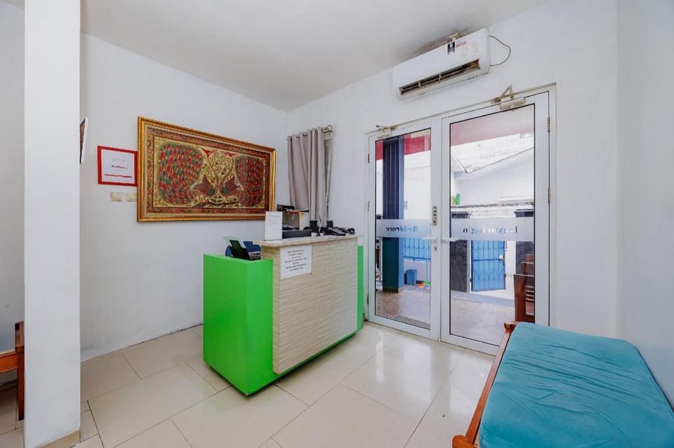 RedDoorz Syariah near Metropolitan Mall Bekasi Bed and Breakfast in West Java