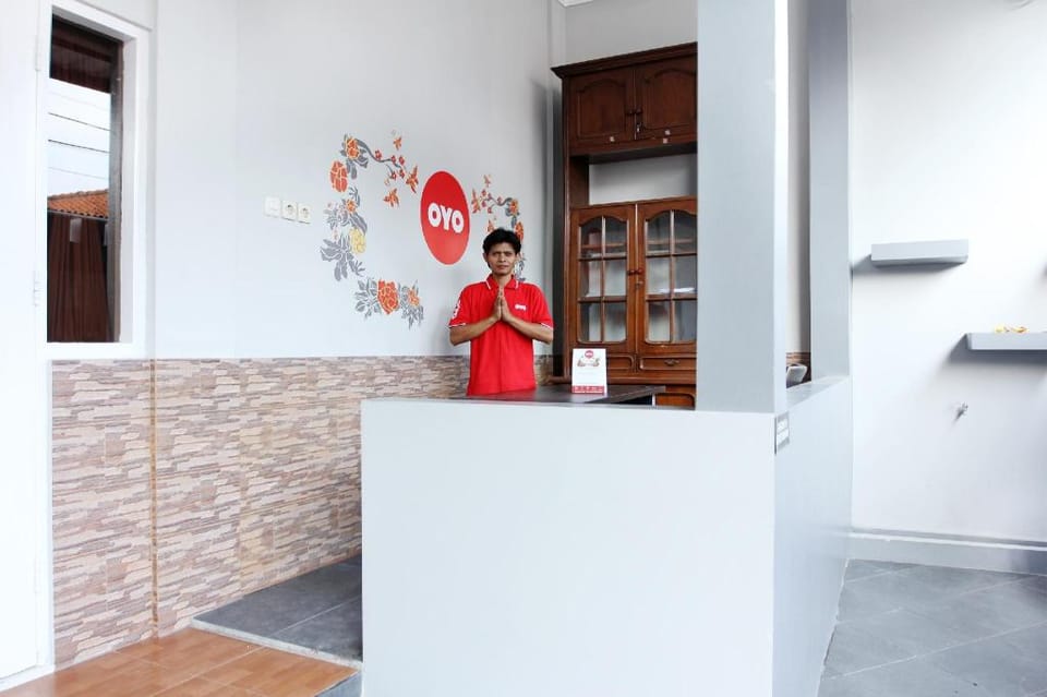 Hotel O Rumah Ayub Syariah Hotel in South Jakarta City