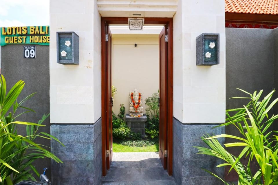Lotus Bali Guest House Hotel in North Kuta