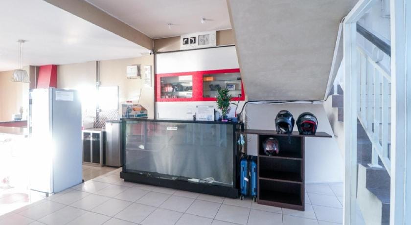 RedDoorz near Terminal Batu Ampar Bed and Breakfast in Indonesia