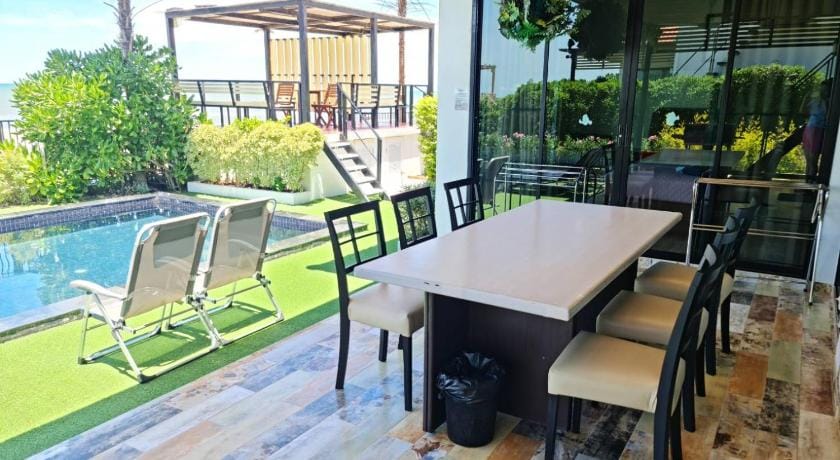 La Playa Pool Villa Beach Front Cha-am Huahin Hotel in Thailand