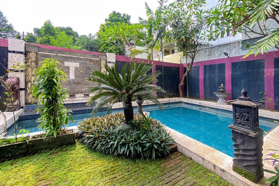 Tobana House Bintaro RedPartner Bed and Breakfast in South Jakarta City
