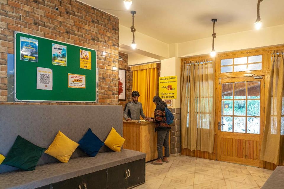 Whoopers Hostel Hotel in Himachal Pradesh