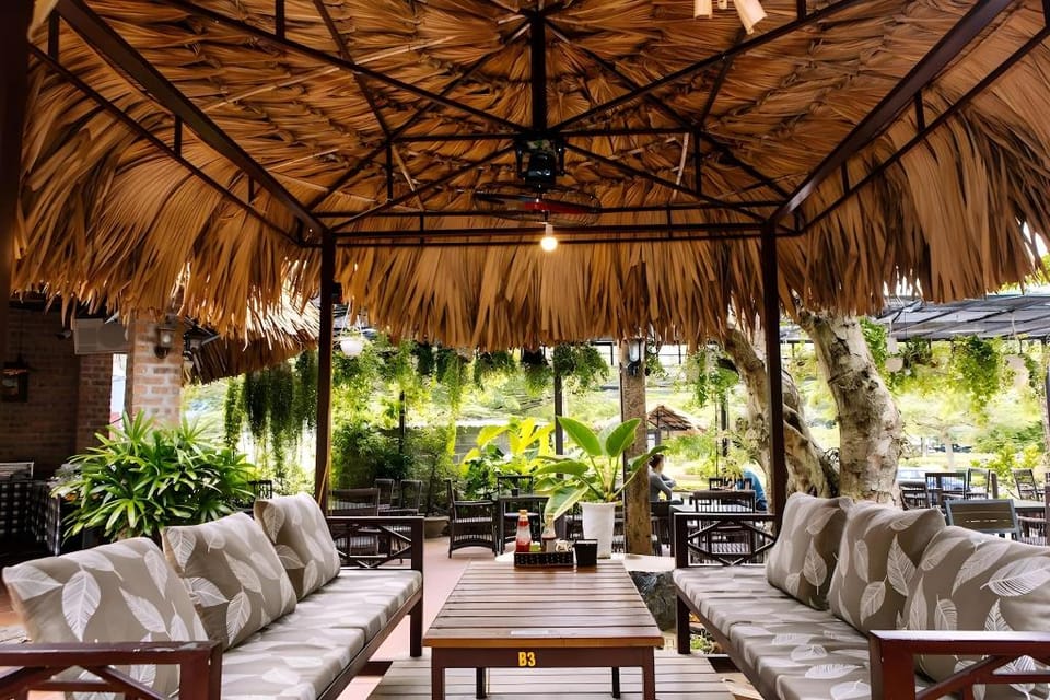 Catba Oasis Bungalows Hotel in Laos
