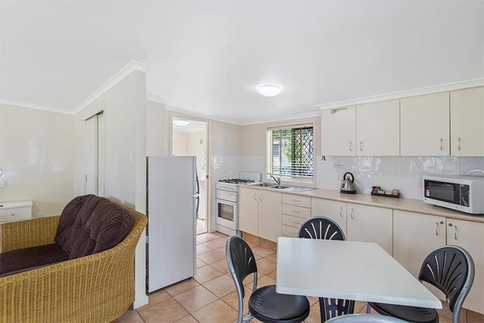 Landsborough Holiday Park Campground/ 
RV Resort in Queensland