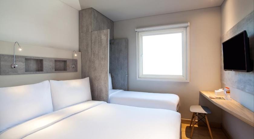 ibis budget Surabaya Diponegoro Hotel in Surabaya
