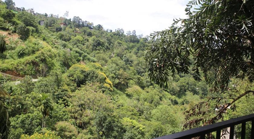 Rawana Mountain View Homestay Villa in Ella