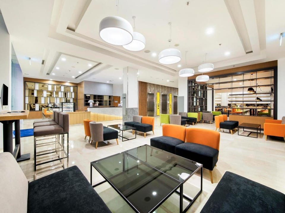 Holiday Inn Express Jakarta Matraman By IHG Hotel in South Jakarta City
