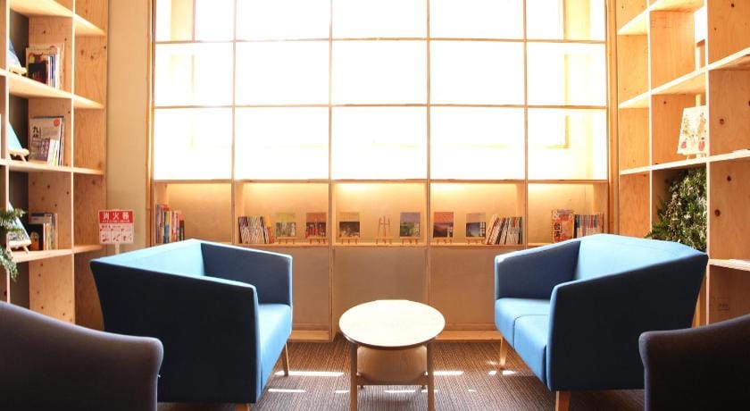 TRAVEL&BOOK HOTEL HULATONCABIN TAKAMATSU Hostel in Japan