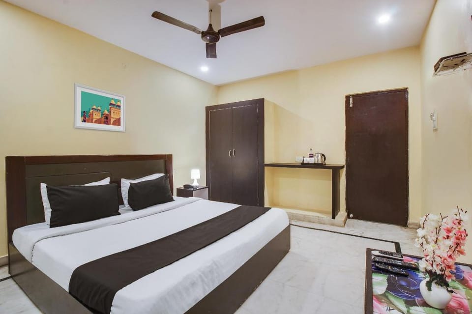 Hotel O Anuguna Tulasi Grand Near JNTU University Hyderabad Hotel in Hyderabad