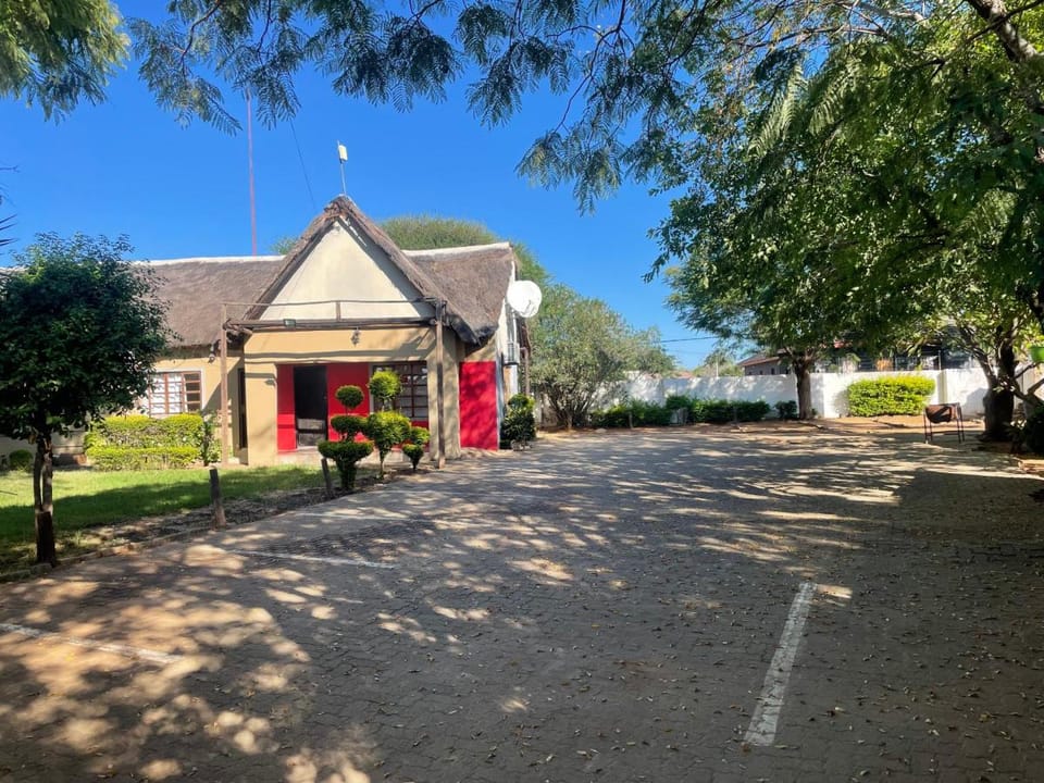 Ntshe River Lodge Bed and Breakfast in Zimbabwe
