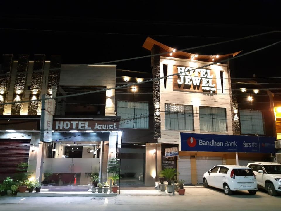 Hotel Jewel Hotel in Punjab, India