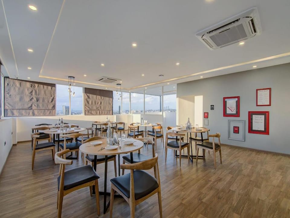 Super Townhouse Global Village Tech Park Near Kengeri Bus Terminal Metro Station Hotel in Bengaluru