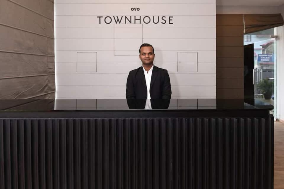 Super OYO Townhouse 183 Function Inn Near Chaudhary Charan Singh International Airport Hotel in Lucknow