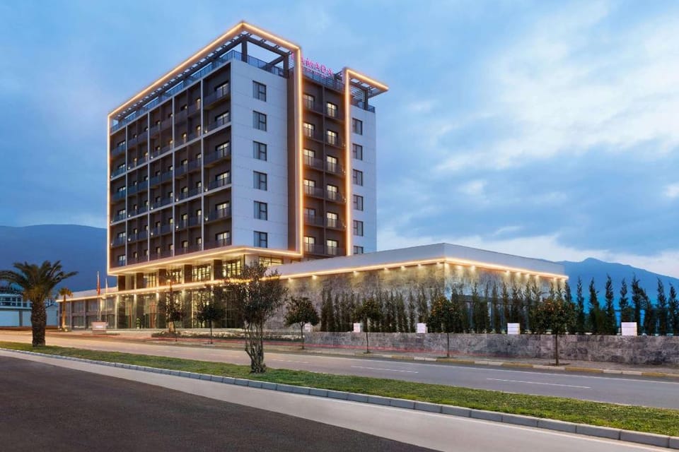Ramada Tire Hotel in Aydın Province