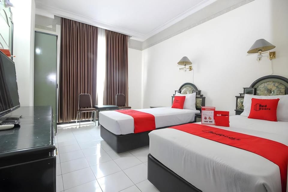 Akur Hotel Malioboro Mitra RedDoorz Hotel in Yogyakarta
