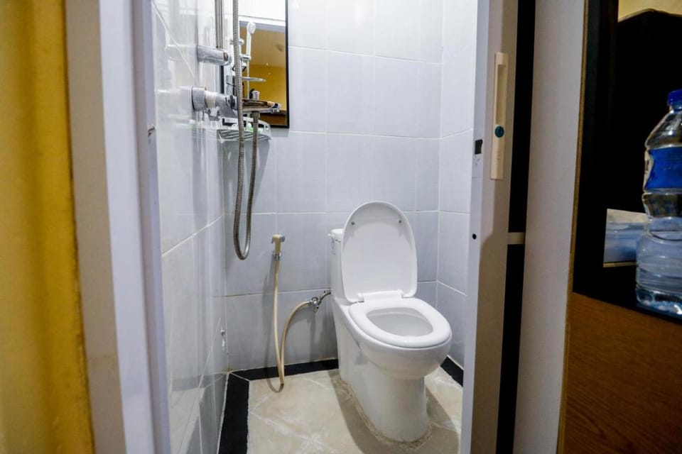 RedDoorz Plus near DC Mall Batam Hotel in Riau Islands, Indonesia