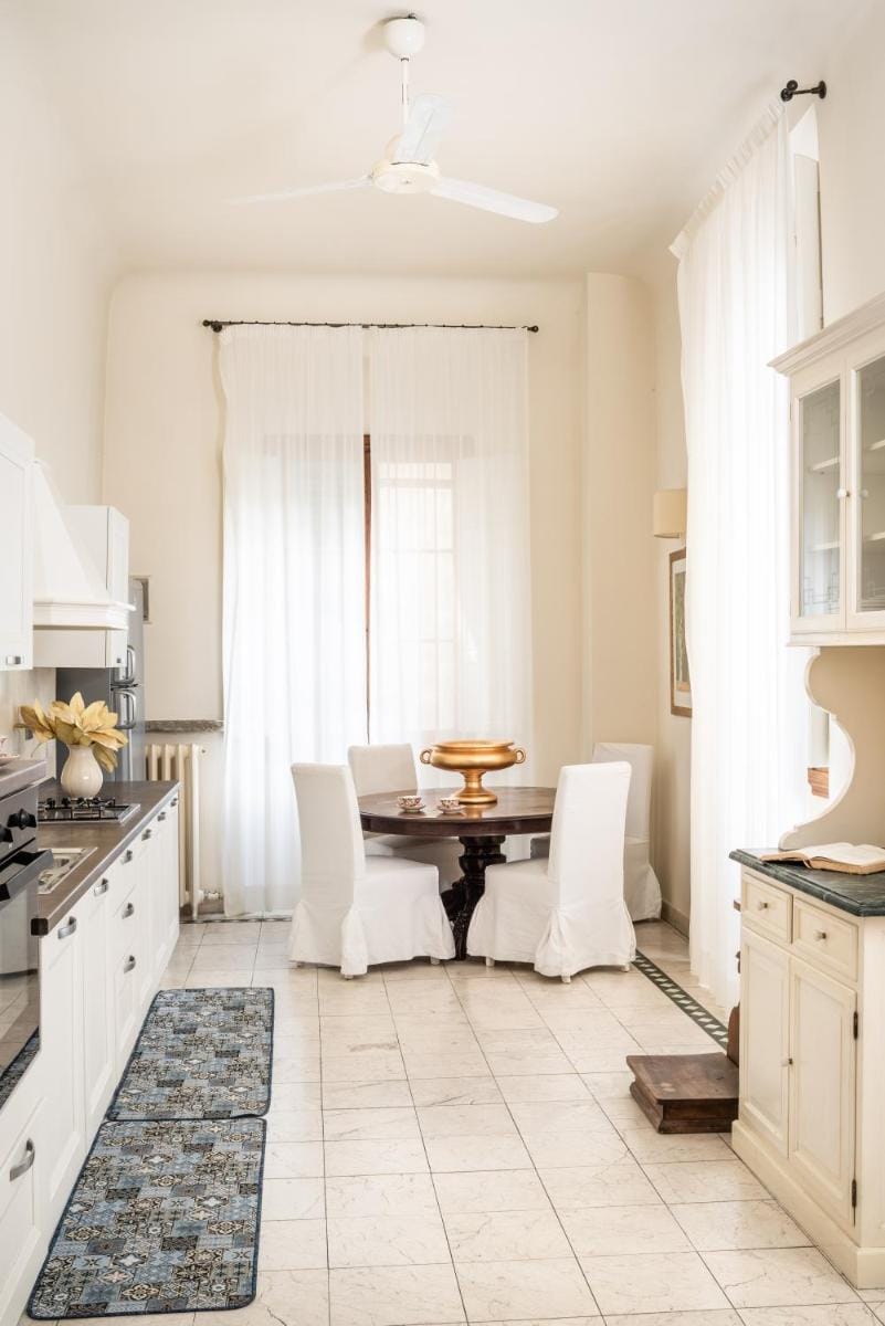 AQA Palace Bed and Breakfast in Florence