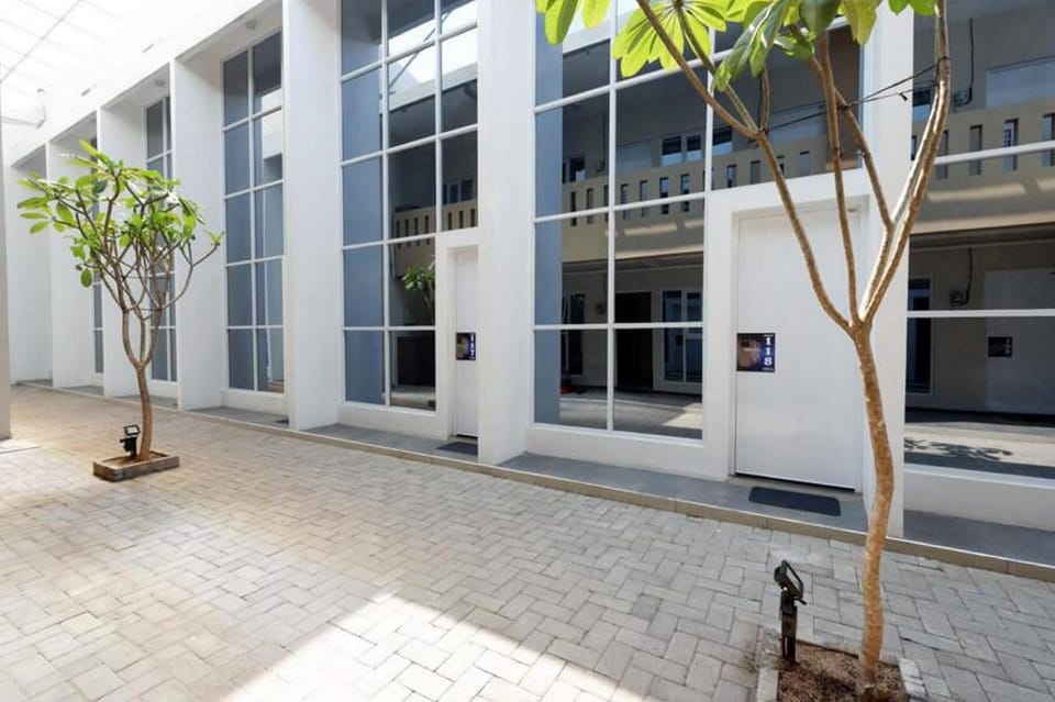 RedDoorz Plus near Paragon Mall Semarang Bed and Breakfast in Indonesia