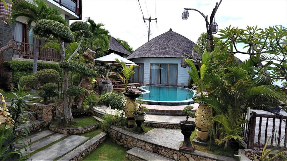 Ocean Terrace Suite And Spa Luxury Resort in Nusapenida