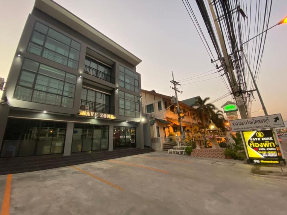 SAVE ZONE Hotel in Thailand