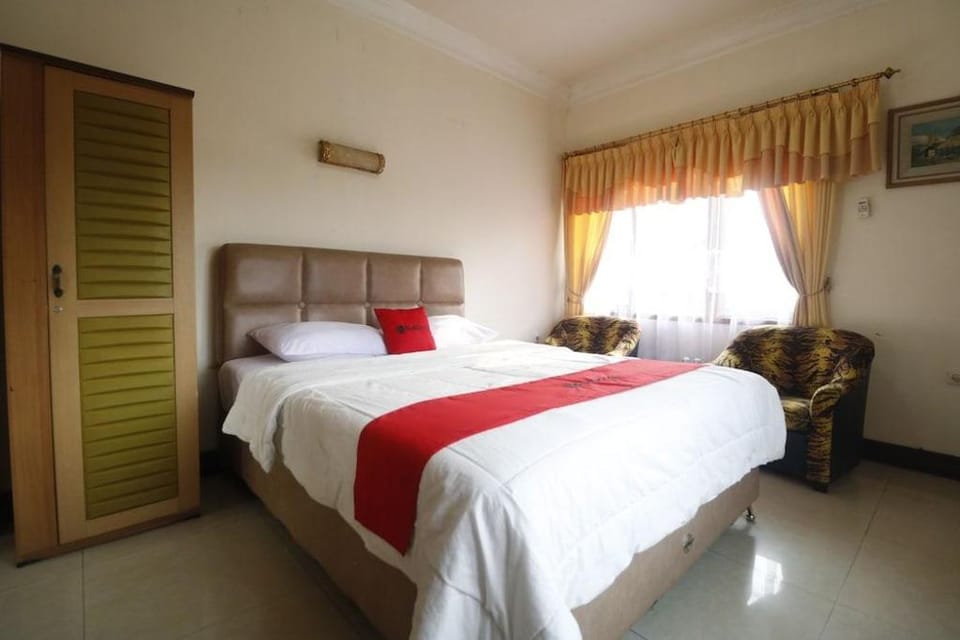 RedDoorz @ Hotel Andalus Puncak Hotel in Cisarua