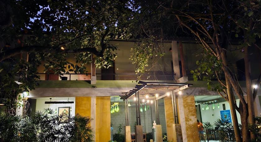 Royal Tusker Hotel in Southern Province