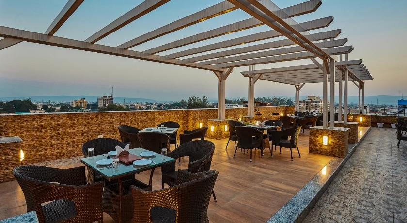 Treebo Grand Legacy Elite With Roof Top Cafe Hotel in Dehradun
