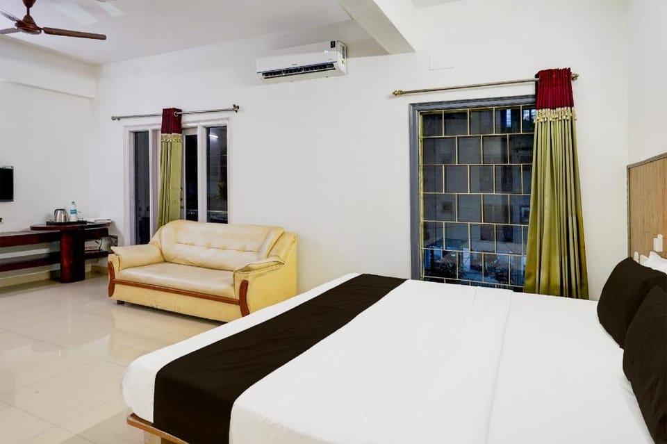 Super Townhouse Medavakkam Near Jayachandran Hotel in Chennai