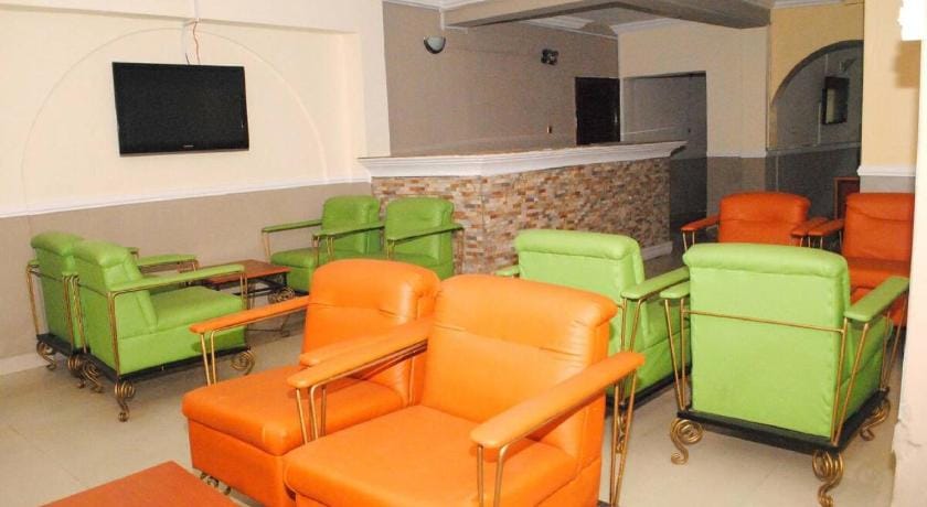 Aquatic Suites & Lounge Hotel in Lagos