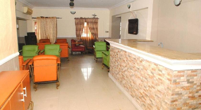 Aquatic Suites & Lounge Hotel in Lagos