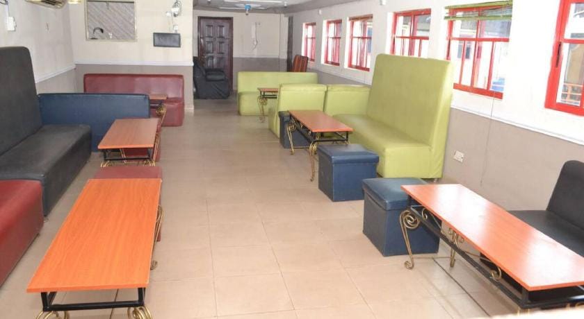 Aquatic Suites & Lounge Hotel in Lagos