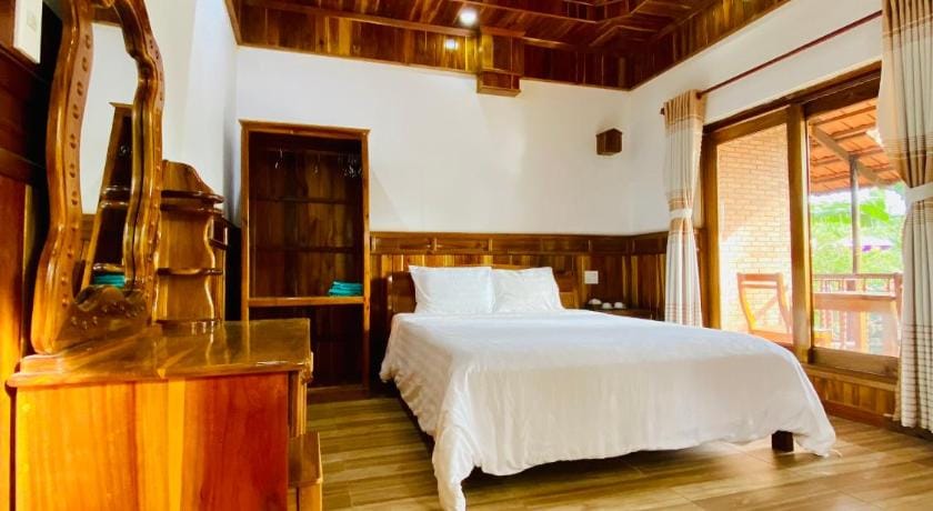 ღ Y Nghia at Ong Lang Beach ღ Coastal Haven with Home Cooked Bungalows ღ Farm Stay in Phu Quoc