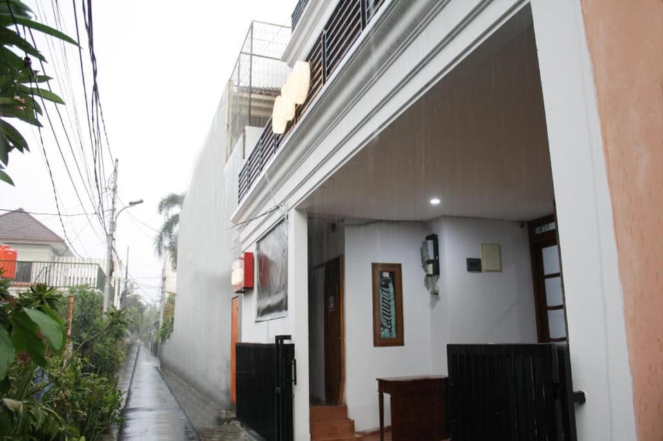 OYO 245 Juana 21 Hotel in Jakarta