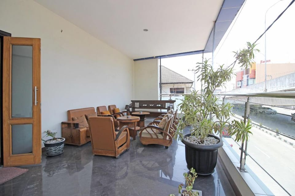 RedDoorz near UNS Solo Bed and Breakfast in Indonesia