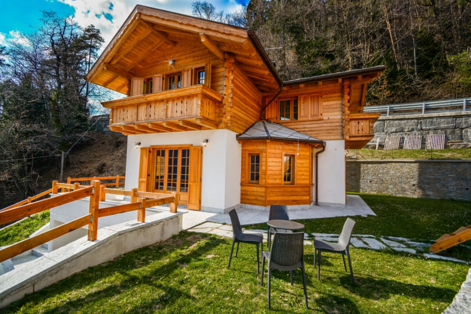 B&B Chalet Il Picchio Bed and Breakfast in Canton of Valais