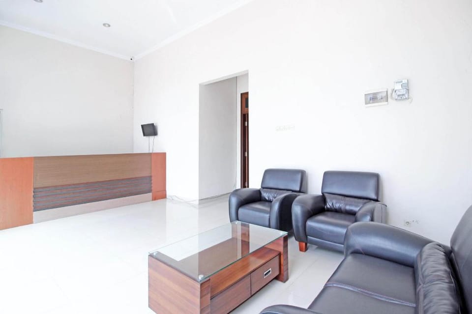 RedDoorz near Hartono Mall 3 Bed and Breakfast in Special Region of Yogyakarta