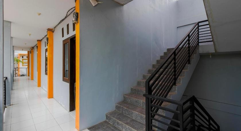RedDoorz @ Jagakarsa 2 Bed and Breakfast in South Jakarta City