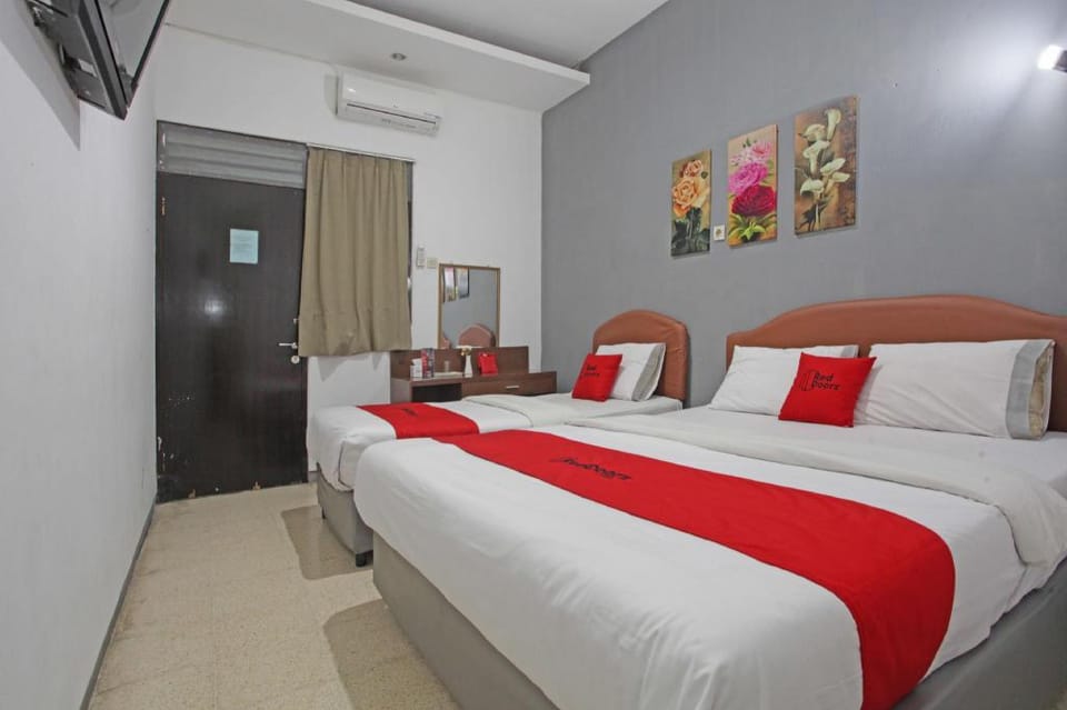 RedDoorz @ Soekarno Hatta 2 Bed and Breakfast in East Java