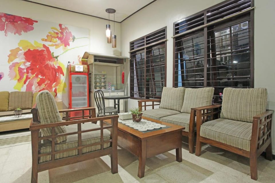 RedDoorz @ Soekarno Hatta 2 Bed and Breakfast in East Java