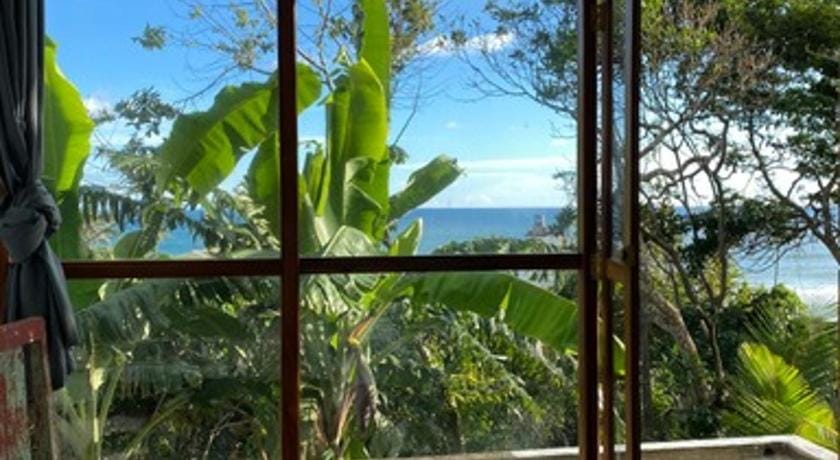 Sky Mountain Cafe with seaview Bed and Breakfast in Southern Province
