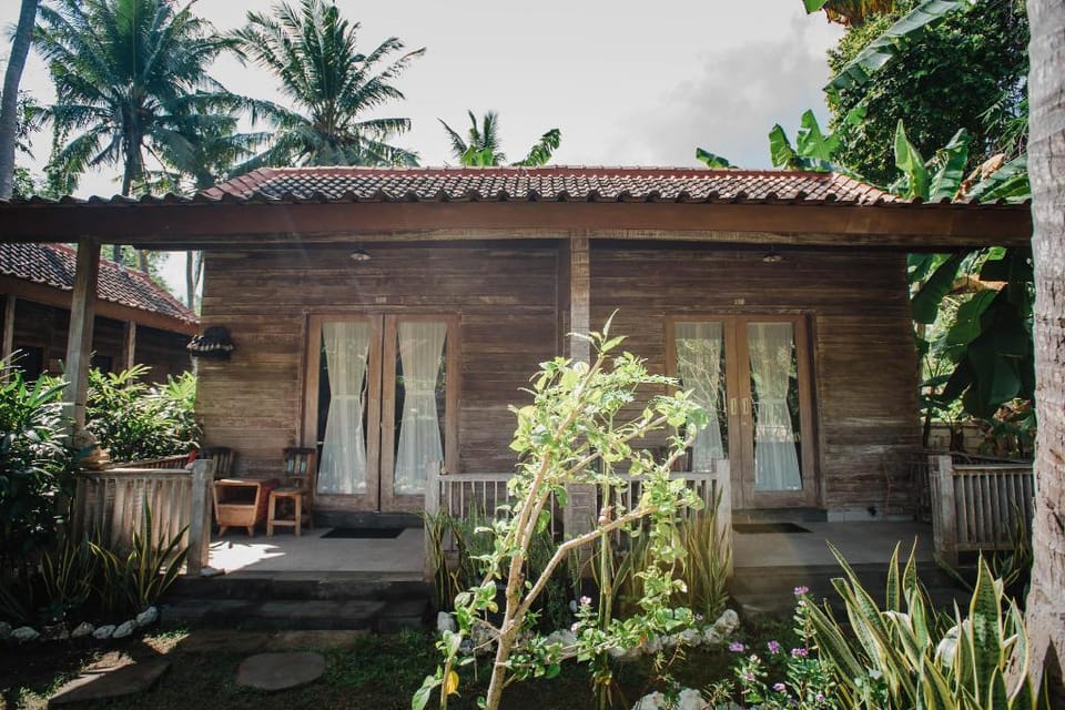 Acala Hostel Hotel in Nusapenida