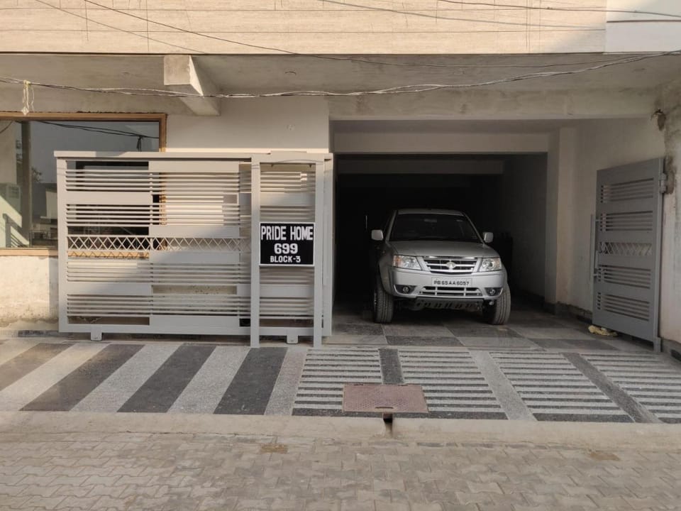 Pride Home Bed and Breakfast in Chandigarh