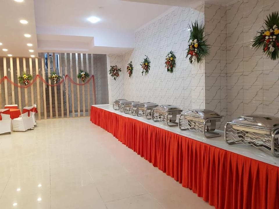 Hotel  Vista Hotel in Noida