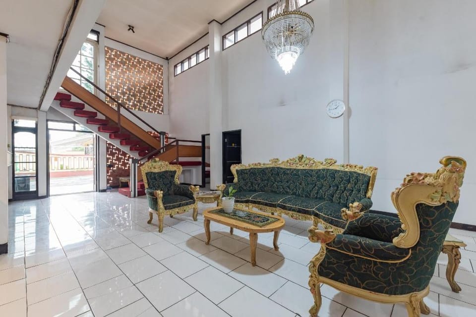 RedDoorz near Taman Kota Lapang Merdeka Sukabumi Bed and Breakfast in West Java