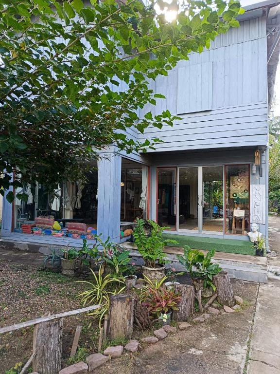 Vanpila Bed and Breakfast in Laos