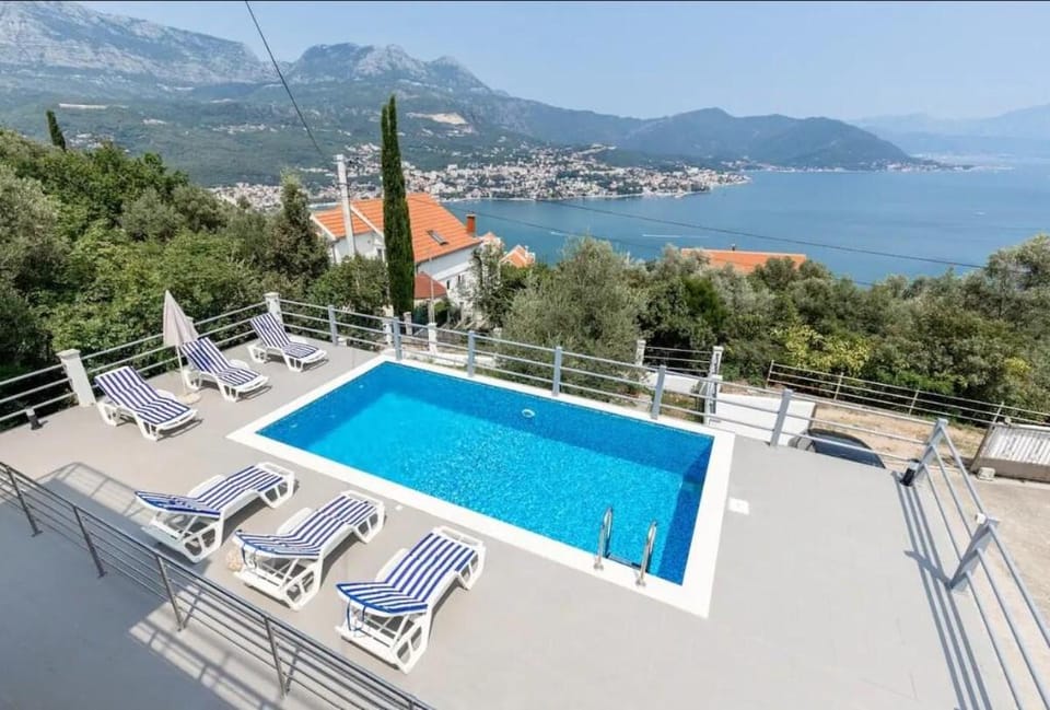Villa Sofia, Zvinje, Sutorina, Herceg Novi Vacation rental in Dubrovnik-Neretva County