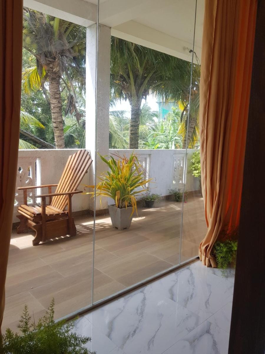New planet guest Bed and Breakfast in Mirissa